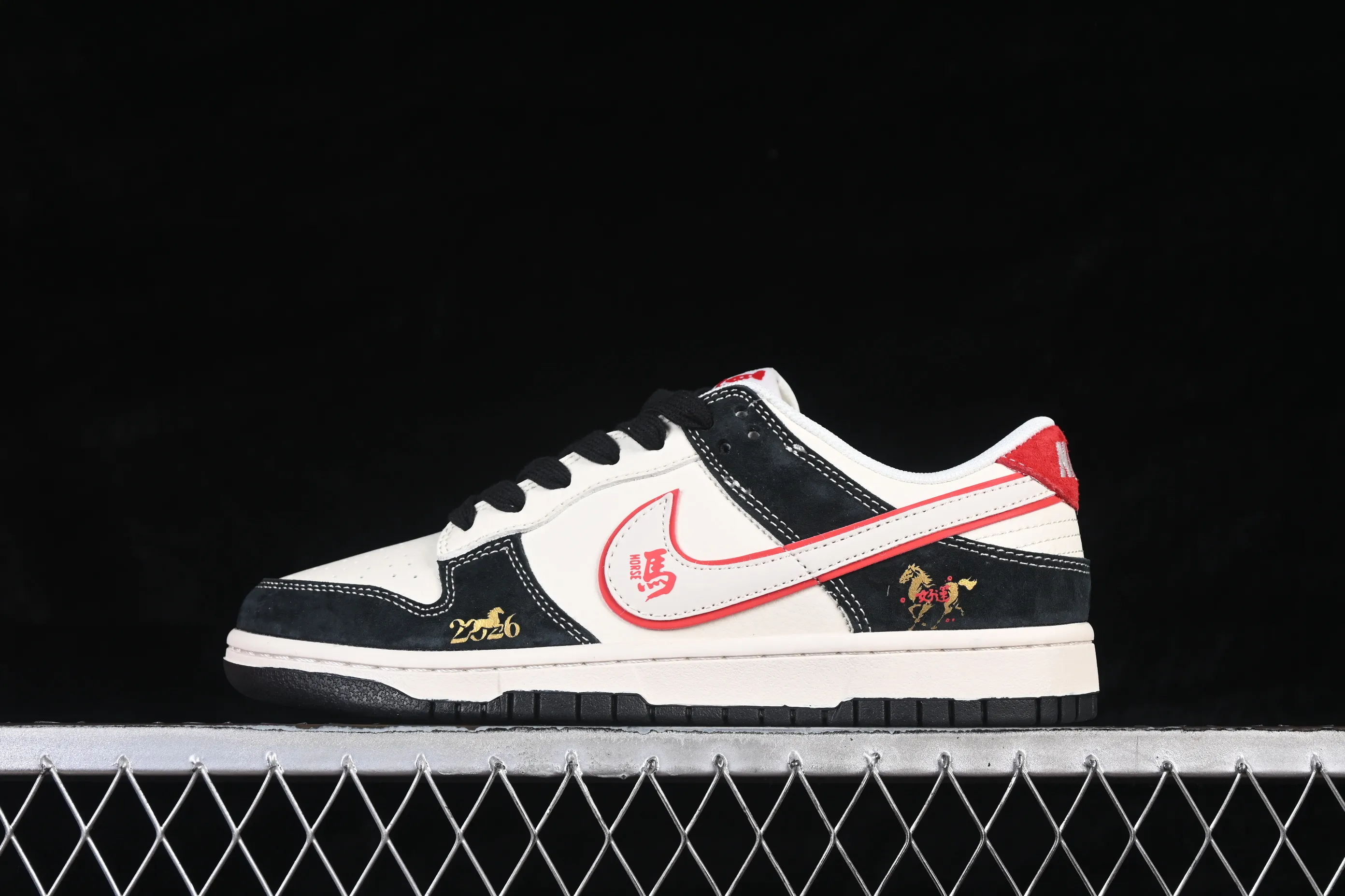 All categories Nk SB Dunk Series Nk SB Dunk Low High-end customized low-top sneakers Nike SB Dunk Low Limited to the Year of the Horse Good Luck Golden Horse Anniversary high-end customized low-top casual sneakers FC1688-259